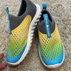 Boys rugged shark water shoes size 11 like new